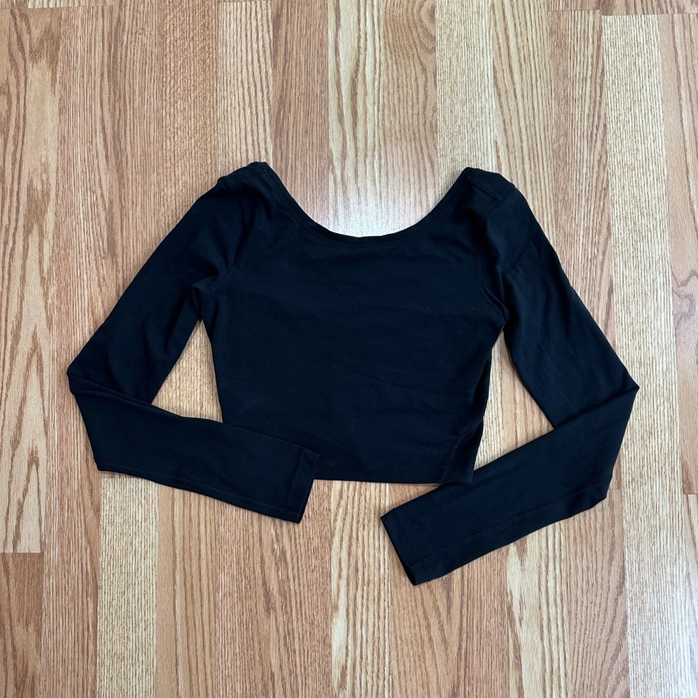lululemon athletica Black Long-Sleeve Crop Top
